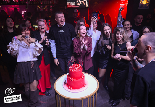 Ну что, вот и отпраздновали — Красной Армии 25 лет!